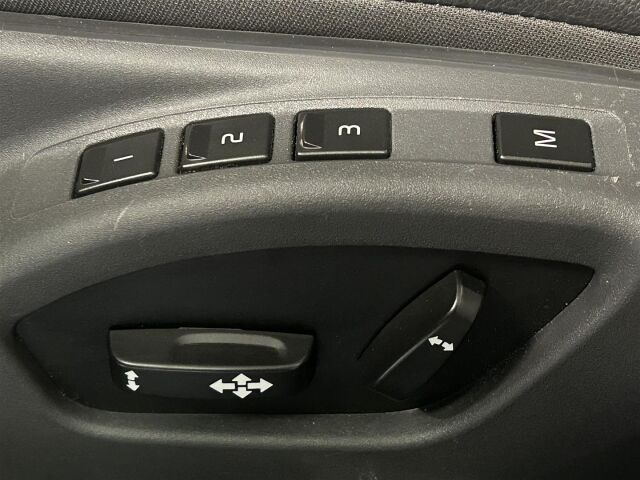 VOLVO V60 2018 D3 Business Classic Summum aut / Webasto / Navi / Keyless Go / Nahkapenkit /