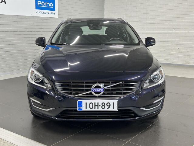 VOLVO V60 2018 D3 Business Classic Summum aut / Webasto / Navi / Keyless Go / Nahkapenkit /