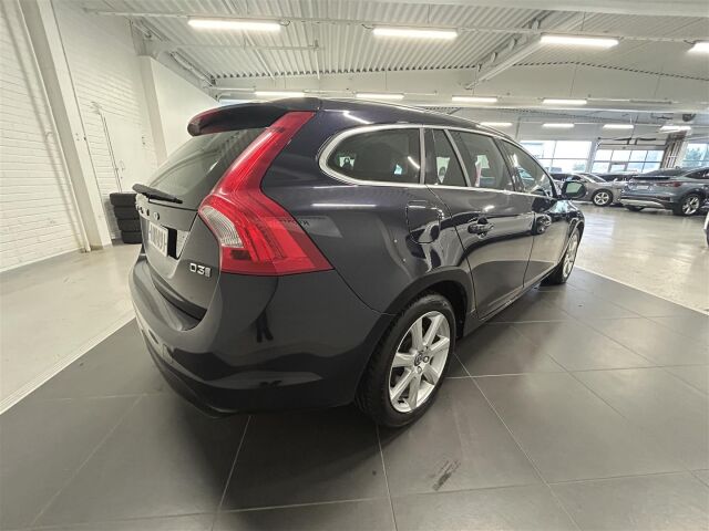 VOLVO V60 2018 D3 Business Classic Summum aut / Webasto / Navi / Keyless Go / Nahkapenkit /