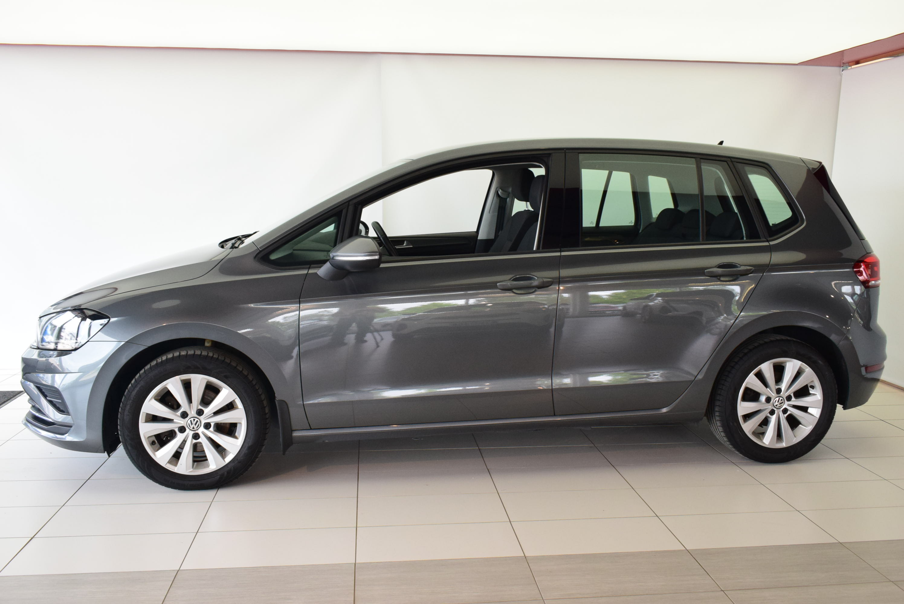 Volkswagen Golf Sportsvan 2018, kuva 3/9