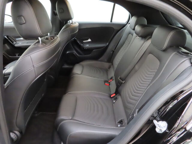 Mercedes-Benz A 2018 200 A Launch Edition Style
