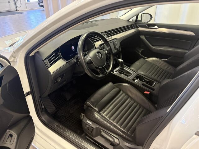 VOLKSWAGEN Passat 2017 Variant R-Line 2,0 TDI 140 kW (190 hv) 4MOTION DSG-automaatti