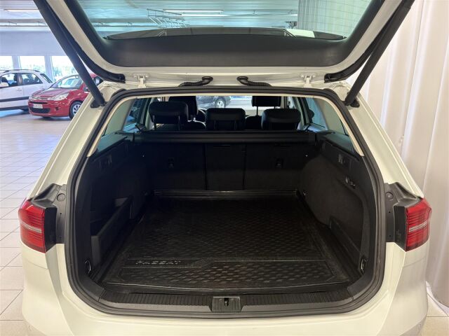 VOLKSWAGEN Passat 2017 Variant R-Line 2,0 TDI 140 kW (190 hv) 4MOTION DSG-automaatti