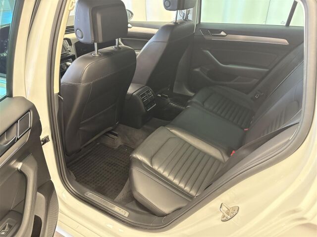 VOLKSWAGEN Passat 2017 Variant R-Line 2,0 TDI 140 kW (190 hv) 4MOTION DSG-automaatti