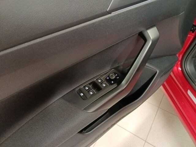 VOLKSWAGEN Taigo 2022 R-Line Business 1,5 TSI 110 kW DSG-automaatti