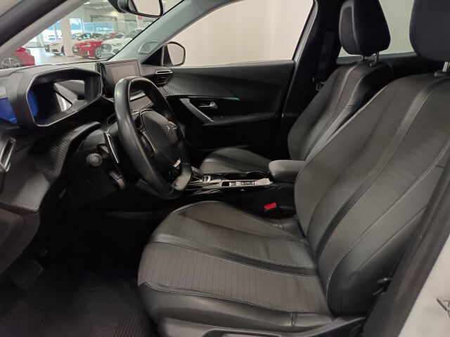 PEUGEOT 2008 2021 Allure Pack Motion PureTech 130 EAT8-automaatti