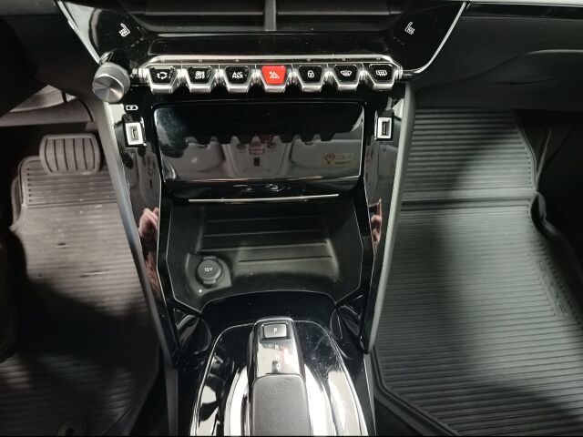 Peugeot 2008 2021 Allure Pack Motion PureTech 130 EAT8-automaatti