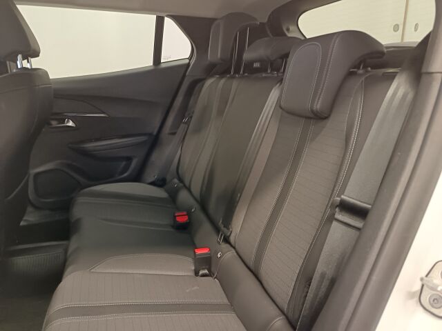 Peugeot 2008 2021 Allure Pack Motion PureTech 130 EAT8-automaatti