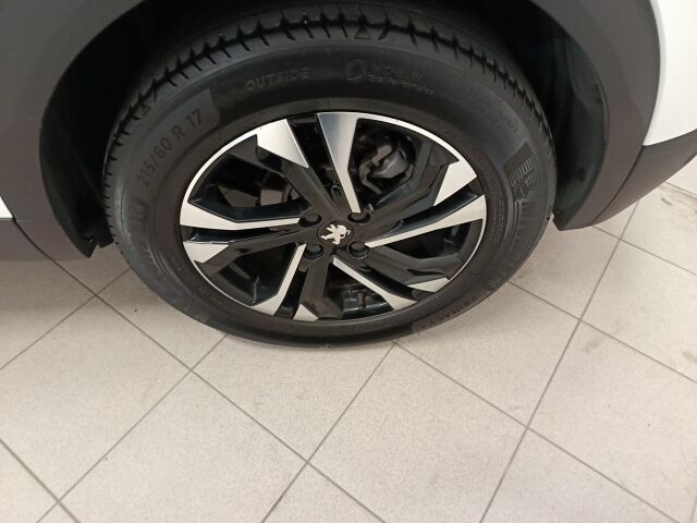 PEUGEOT 2008 2021 Allure Pack Motion PureTech 130 EAT8-automaatti