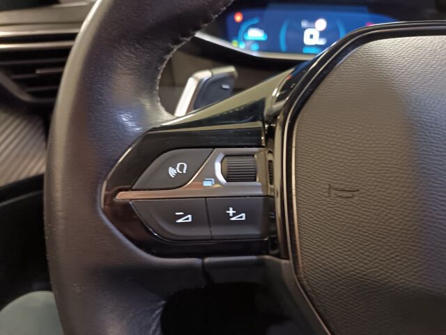 PEUGEOT 2008 2021 Allure Pack Motion PureTech 130 EAT8-automaatti