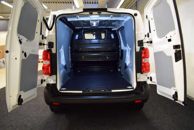 CITROEN JUMPY 2022 BlueHDi 145 M **TÄHÄN AUTOON KORKO NYT 1,9%**