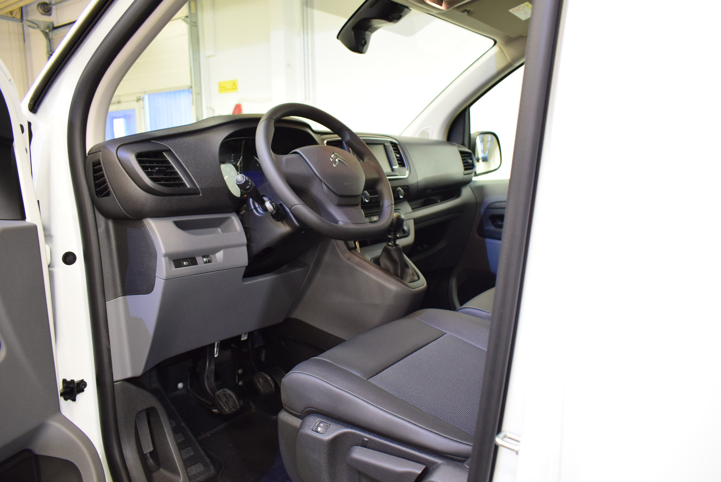 Citroen Jumpy BlueHDi 145 M SIS. ALV 2022, kuva 5/12