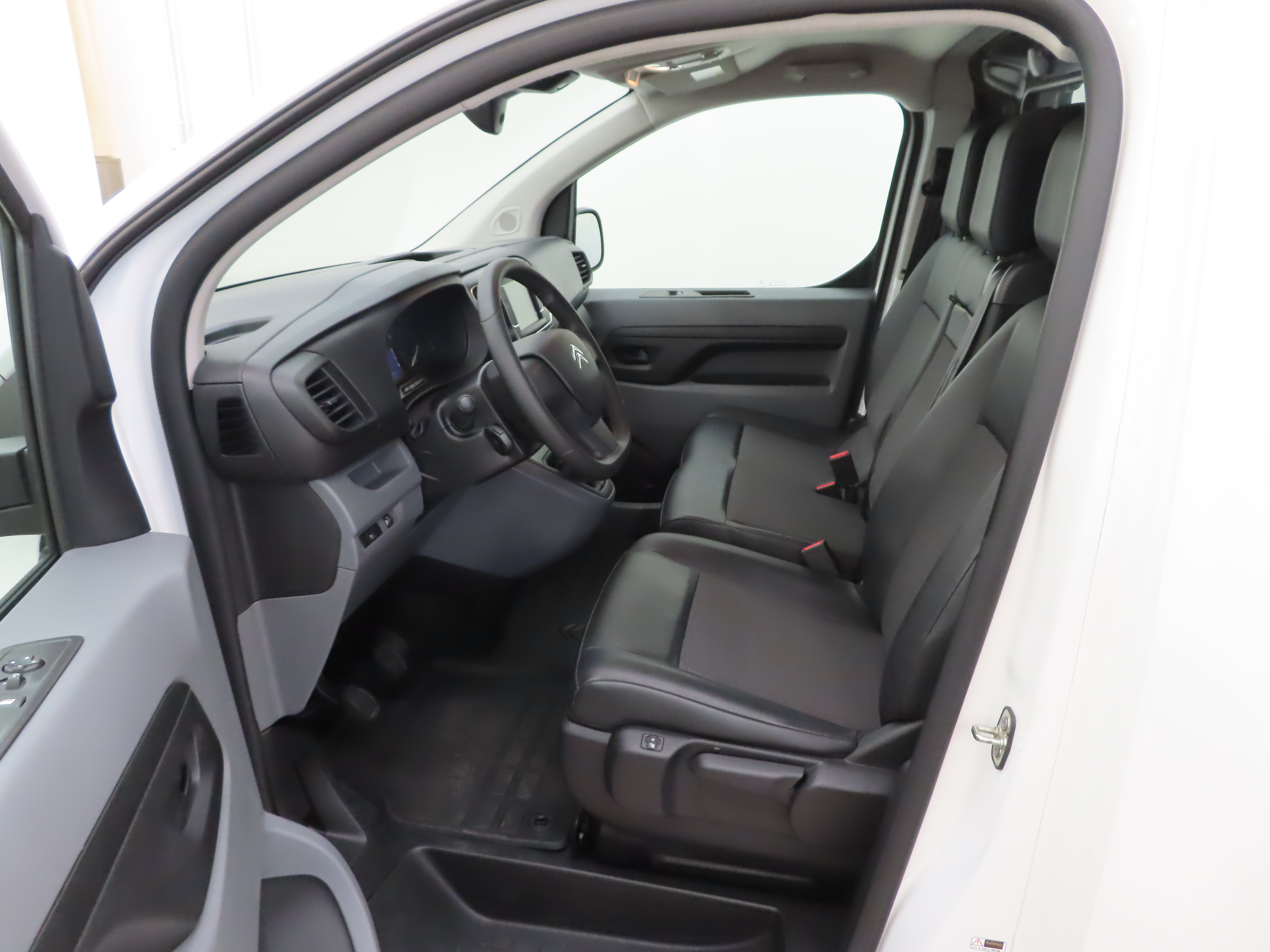 Citroen Jumpy BlueHDi 145 M 2022, bild 7/11