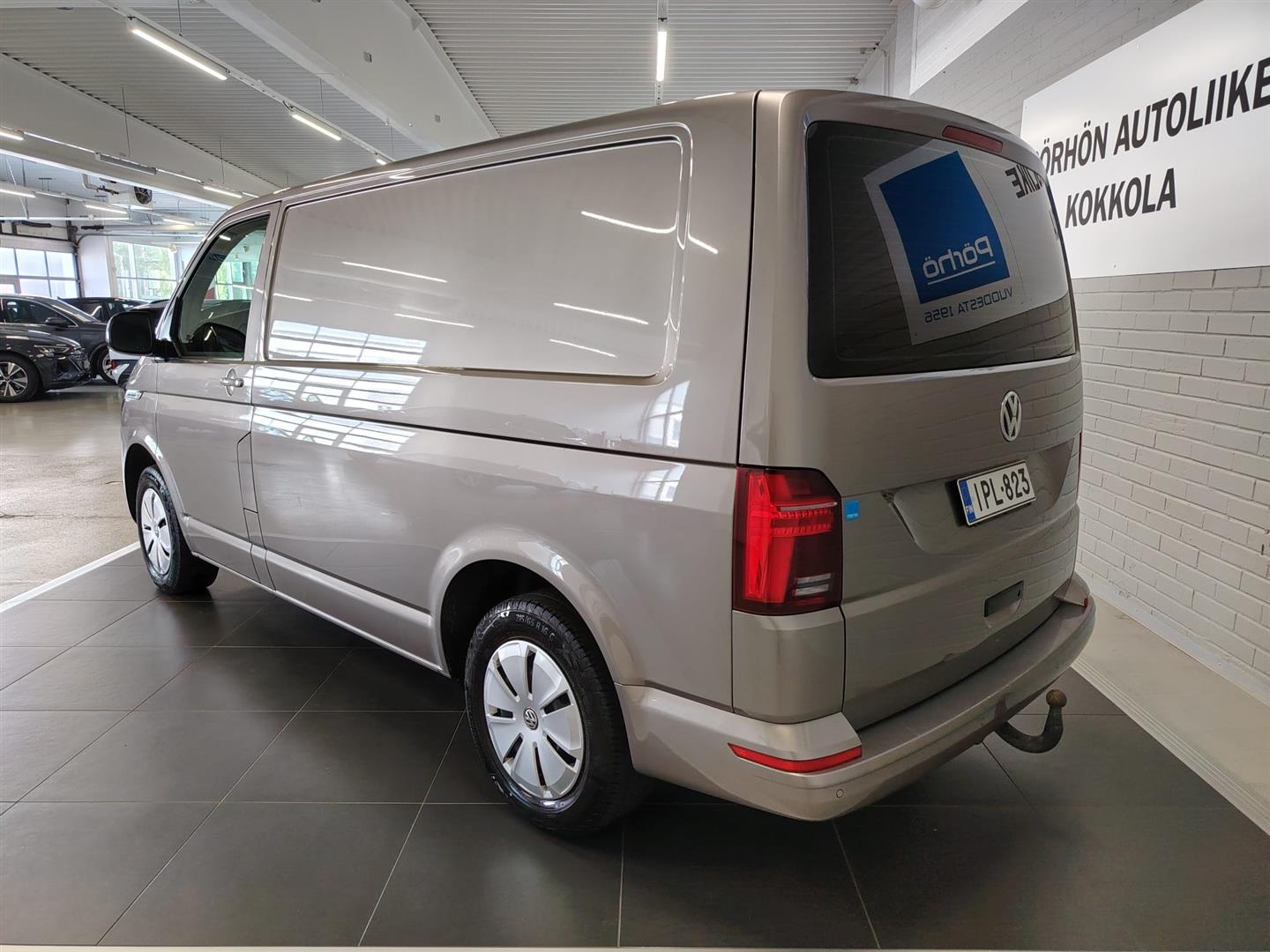 Volkswagen Transporter 2022, photo 3/17