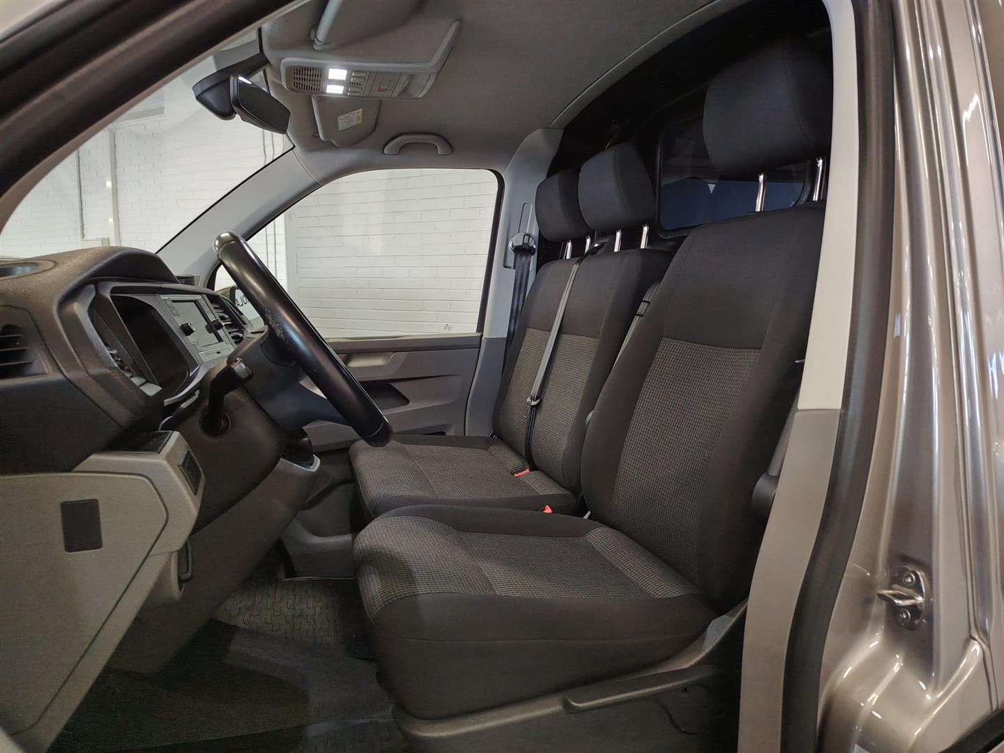 Volkswagen Transporter 2022, photo 6/17
