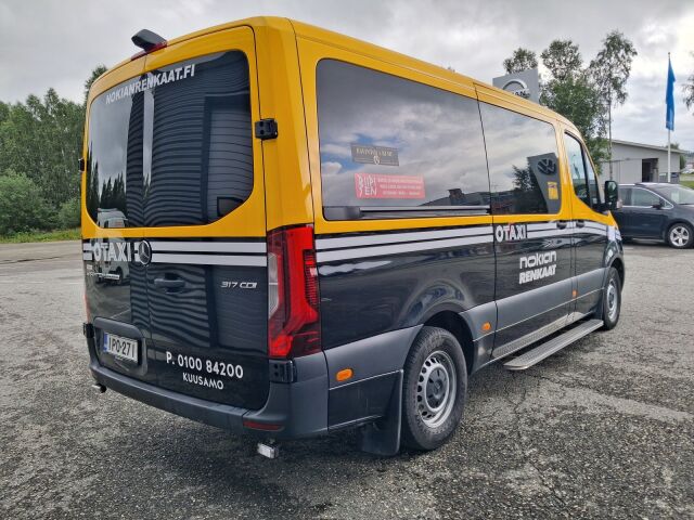 Mercedes-Benz Sprinter 2023 317CDI RWD-3,5/37 KB keskipitkä A2 A Tamlans 1+8 Esteetön/12 koulululaispaikkaa/Invahissi/Sis. Alv