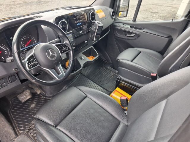 Mercedes-Benz Sprinter 2023 317CDI RWD-3,5/37 KB keskipitkä A2 A Tamlans 1+8 Esteetön/12 koulululaispaikkaa/Invahissi/Sis. Alv