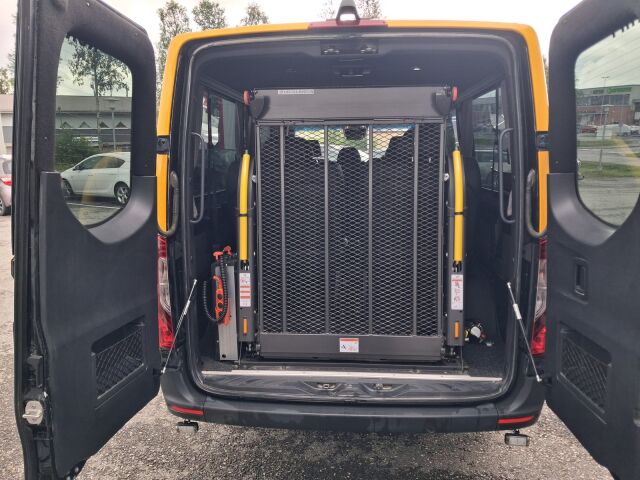 Mercedes-Benz Sprinter 2023 317CDI RWD-3,5/37 KB keskipitkä A2 A Tamlans 1+8 Esteetön/12 koulululaispaikkaa/Invahissi/Sis. Alv