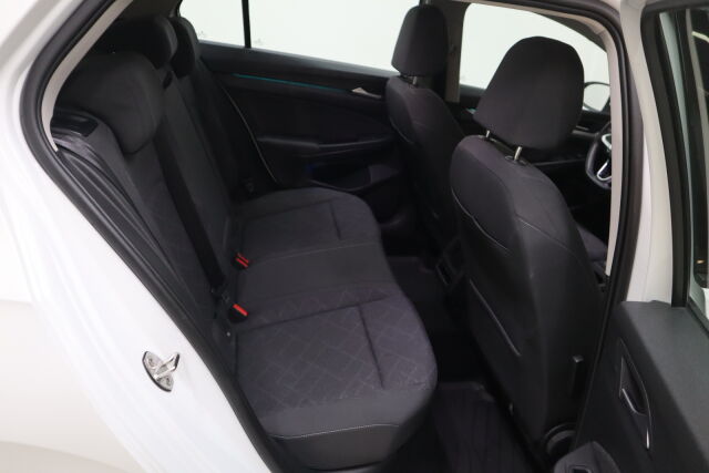 VOLKSWAGEN Golf 2023 Comfort 1,0 TSI 81 kW