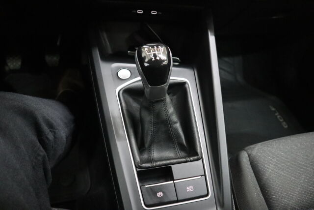 VOLKSWAGEN Golf 2023 Comfort 1,0 TSI 81 kW