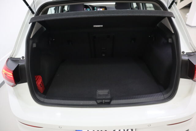 VOLKSWAGEN Golf 2023 Comfort 1,0 TSI 81 kW