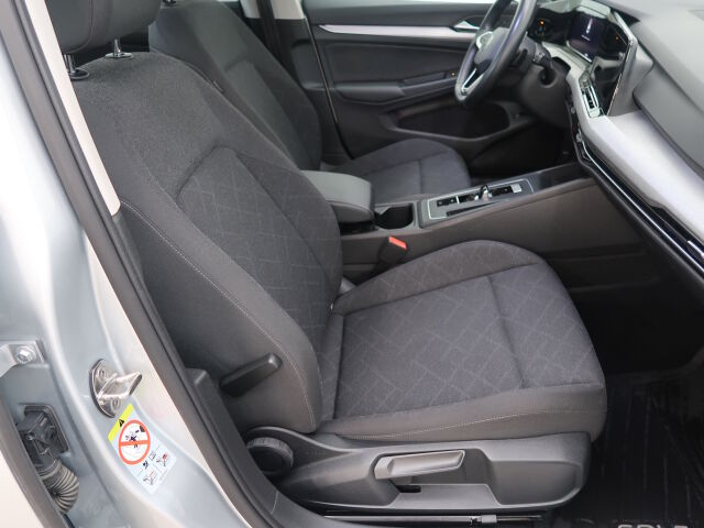 Volkswagen Golf 2023 Variant Comfort Business 1,0 eTSI (MHEV) 81 kW DSG-automaatti