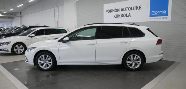 Volkswagen Golf 2023 Variant Comfort Business 1,0 eTSI (MHEV) 81 kW DSG-automaatti