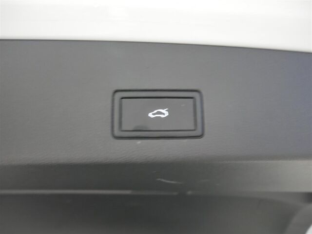 Volkswagen Golf 2023 Variant Comfort Business 1,0 eTSI (MHEV) 81 kW DSG-automaatti