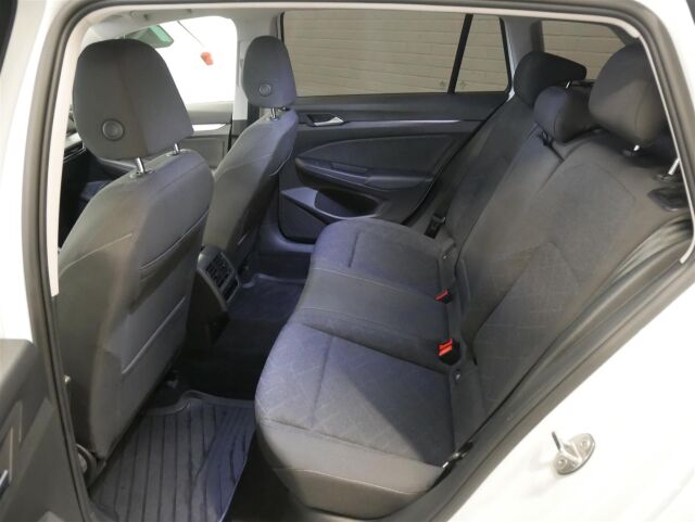 Volkswagen Golf 2023 Variant Comfort Business 1,0 eTSI (MHEV) 81 kW DSG-automaatti