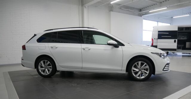 Volkswagen Golf 2023 Variant Comfort Business 1,0 eTSI (MHEV) 81 kW DSG-automaatti