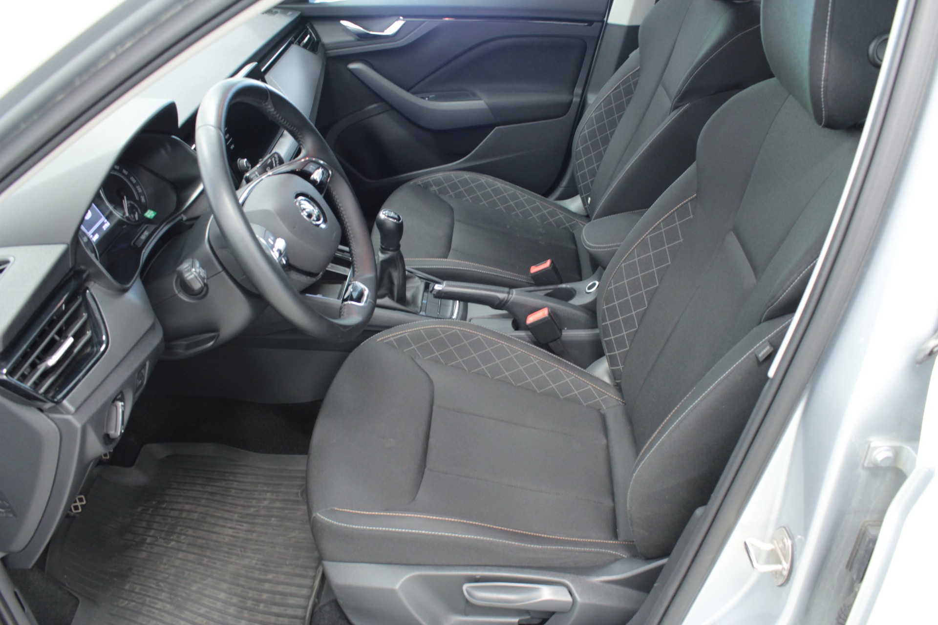 Skoda Scala 1.0 TSI 110 Ambition 2024, photo 5/18