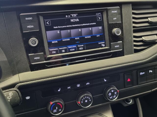 VOLKSWAGEN Transporter 2023 umpipakettiauto Pitkä 2,0 TDI 110 kW 4Motion DSG 204M * ALV/ ACC / Webasto / P-Kamera