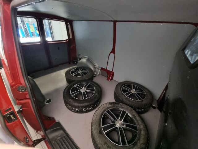 VOLKSWAGEN Transporter 2023 umpipakettiauto Pitkä 2,0 TDI 110 kW 4Motion DSG 204M * ALV/ ACC / Webasto / P-Kamera