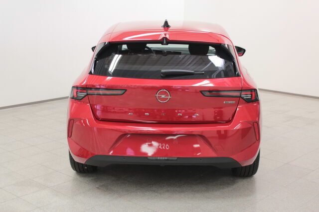Opel Astra 2023 5-ov Innovation 180 A PHEV
