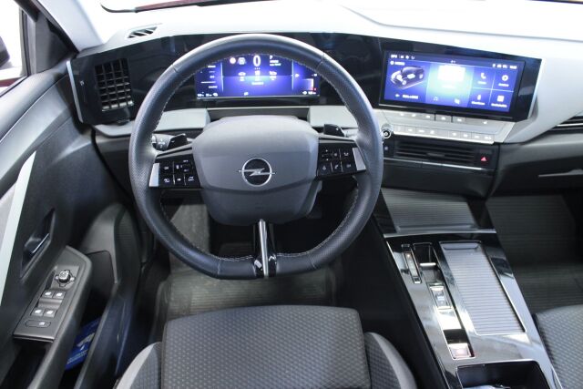 Opel Astra 2023 5-ov Innovation 180 A PHEV