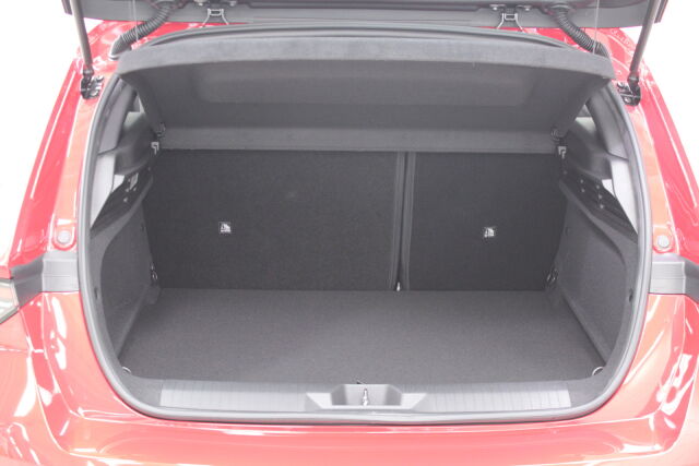 Opel Astra 2023 5-ov Innovation 180 A PHEV