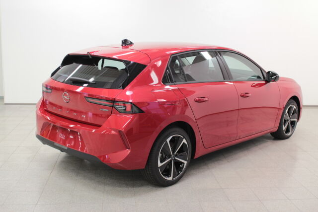 Opel Astra 2023 5-ov Innovation 180 A PHEV