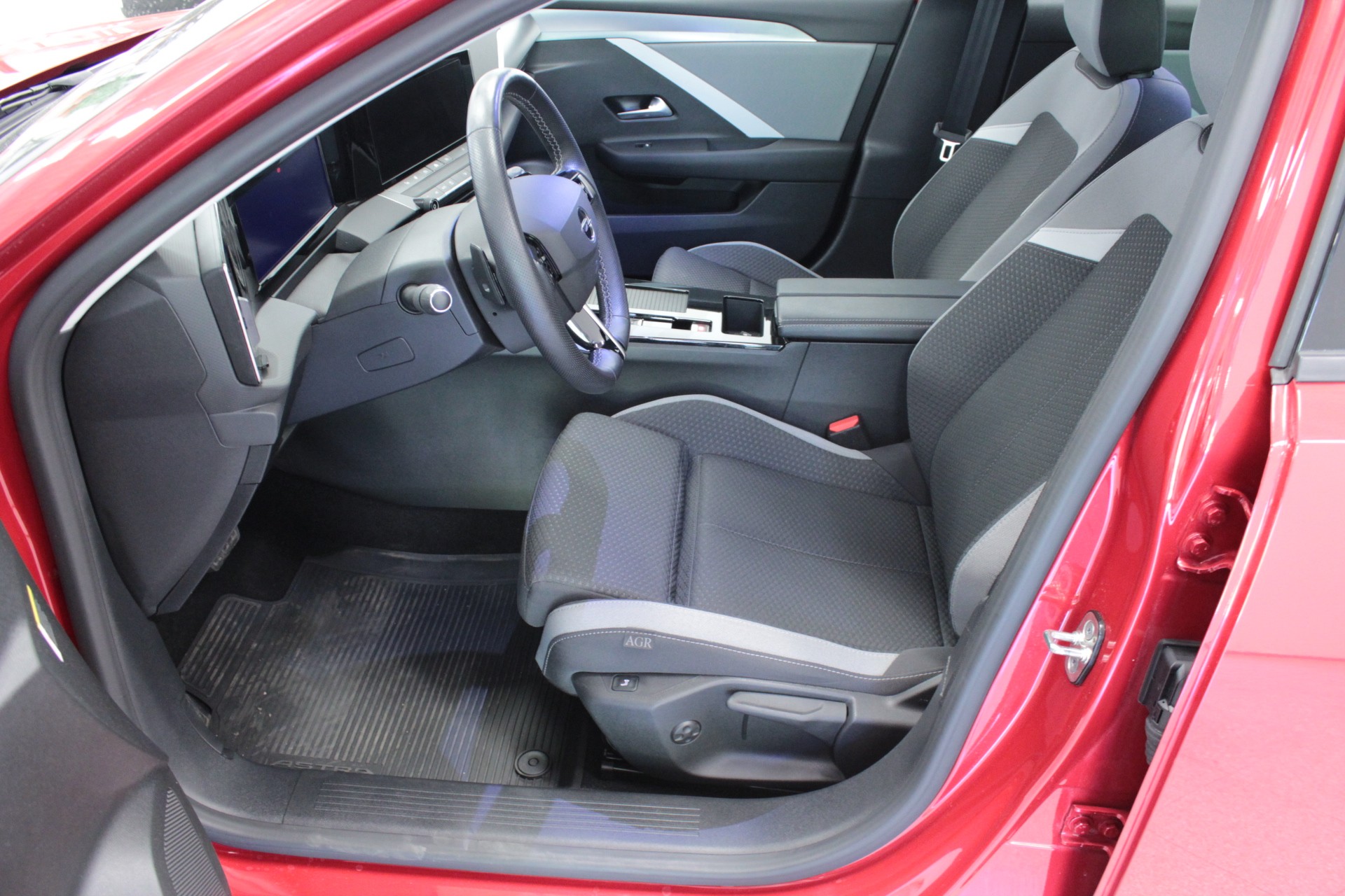 Opel Astra 5-ov Innovation 180 A PHEV 2023, kuva 5/11