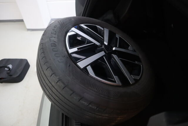 Peugeot e-2008 2023 Active 54 kWh 156 Automaatti