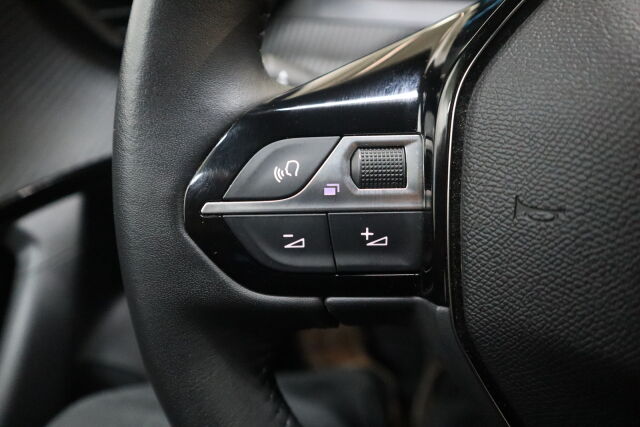 Peugeot e-2008 2023 Active 54 kWh 156 Automaatti