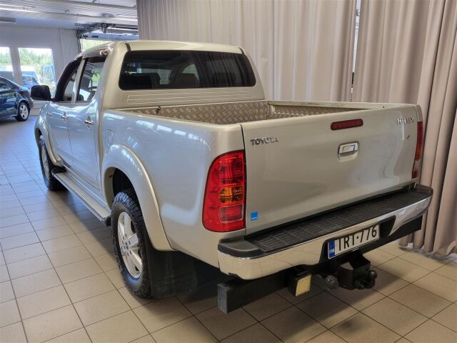 TOYOTA Hilux 2011 Double Cab 3,0 D-4D 4WD 171 SR aut.