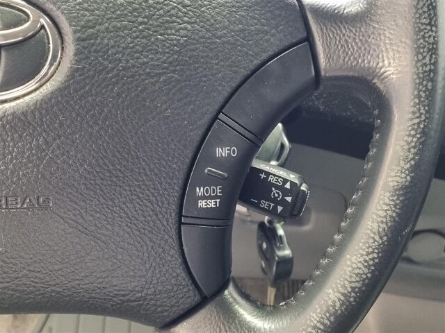 TOYOTA Hilux 2011 Double Cab 3,0 D-4D 4WD 171 SR aut.