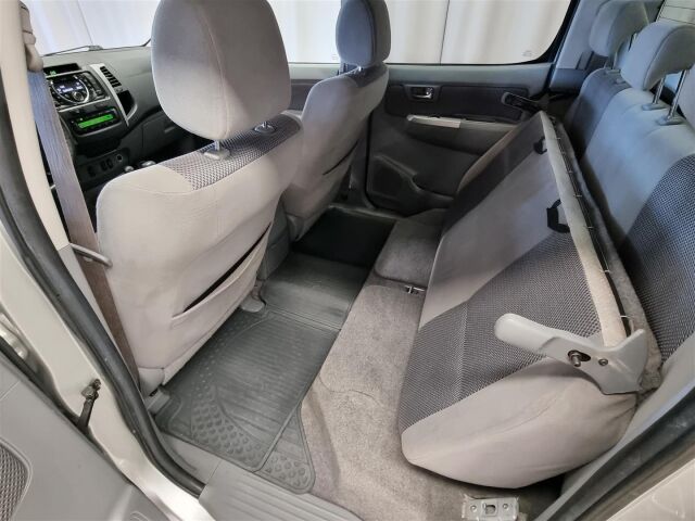 TOYOTA Hilux 2011 Double Cab 3,0 D-4D 4WD 171 SR aut.