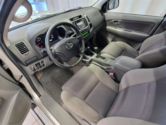 TOYOTA Hilux 2011 Double Cab 3,0 D-4D 4WD 171 SR aut.