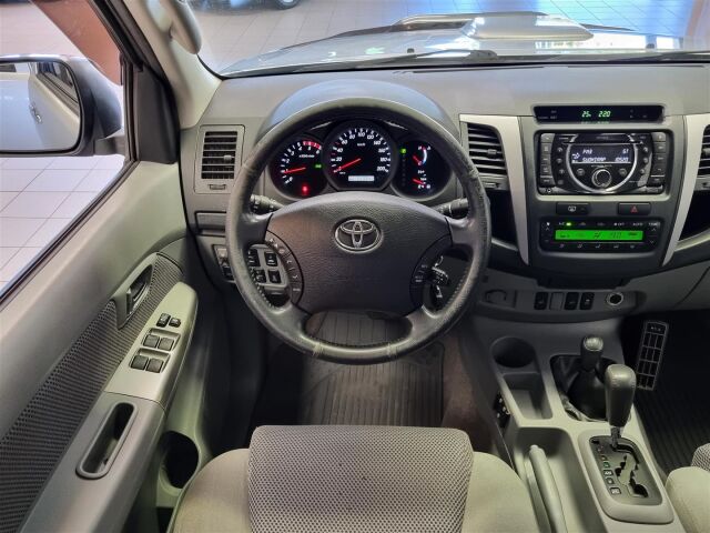 TOYOTA Hilux 2011 Double Cab 3,0 D-4D 4WD 171 SR aut.