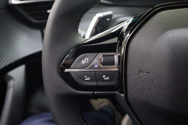 Peugeot 2008 2025 Edition Hybrid 145 Automaatti