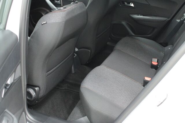 Peugeot 2008 2025 Snowflake Hybrid 145 Automaatti