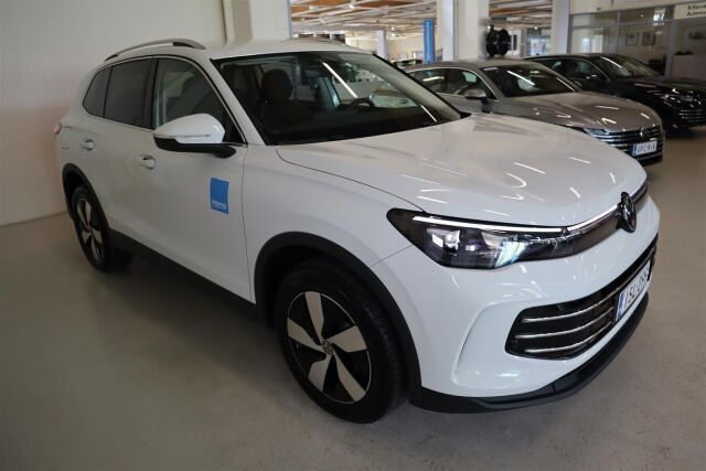 Volkswagen Tiguan 2025 Elegance 75-v Juhlamalli eHybrid 150 kW DSG-automaatti
