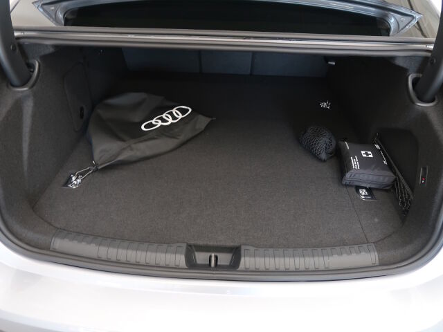 Audi A6 2025 Sedan e-hybrid quattro 220 kW