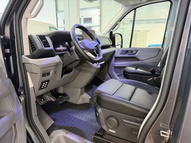 VOLKSWAGEN Crafter 2026 2,0 TDI 130 kW 4Motion 8at, 4490L | Extrapitkä ajamaton retkis nopeaan toimitukseen |